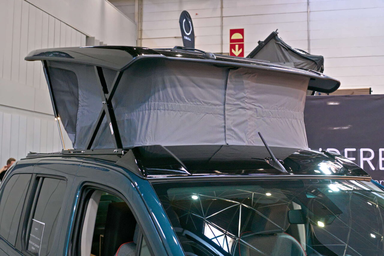 Vanderer One (2025): modüler gövdeli ve uyku tavanlı kompakt mini karavan 3 vanderer one dach